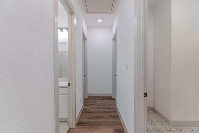 Building Photo - 9322 Galloway Wds Trl
