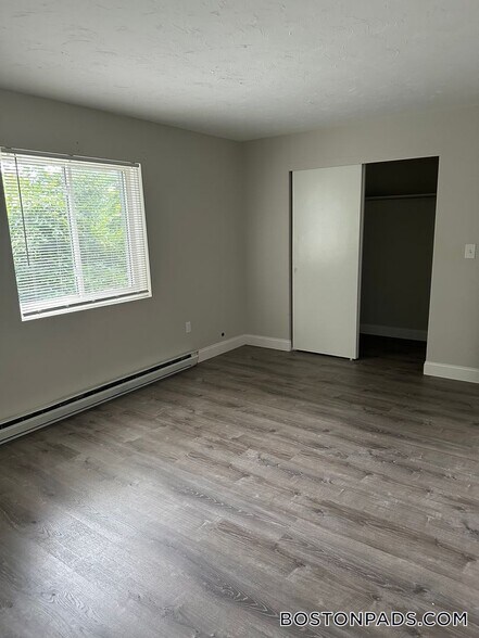 Building Photo - 310 Thompson Rd