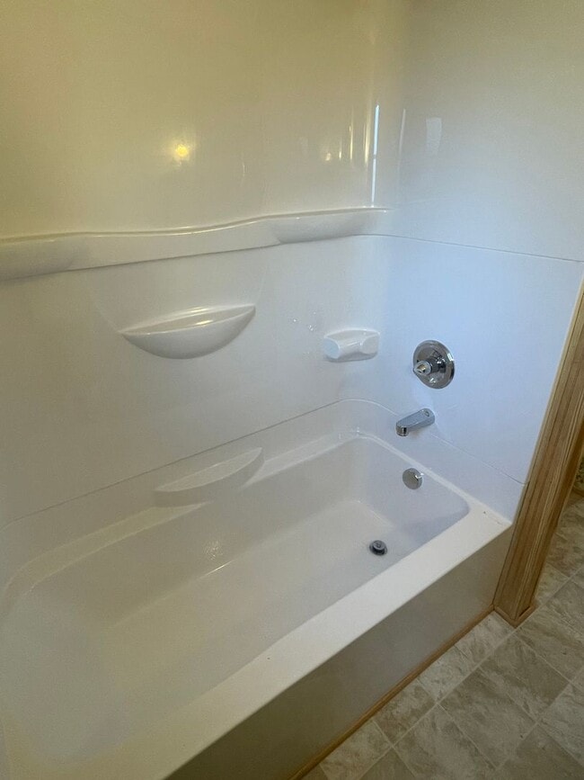 Building Photo - 3 BED, 1.5 BATH MOBILE HOME