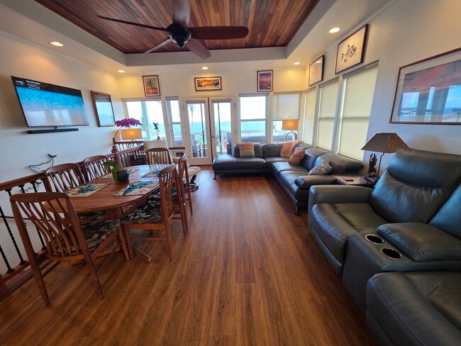 Building Photo - 1367 Kakae Pl