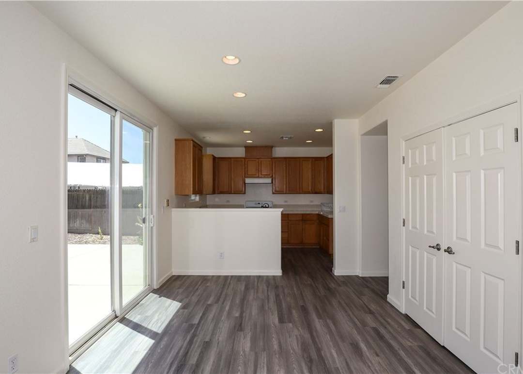 Building Photo - 468 Beckman Way