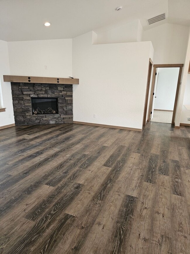 Building Photo - Brand New Beautiful 4 bedroom Home in Rathdrum!