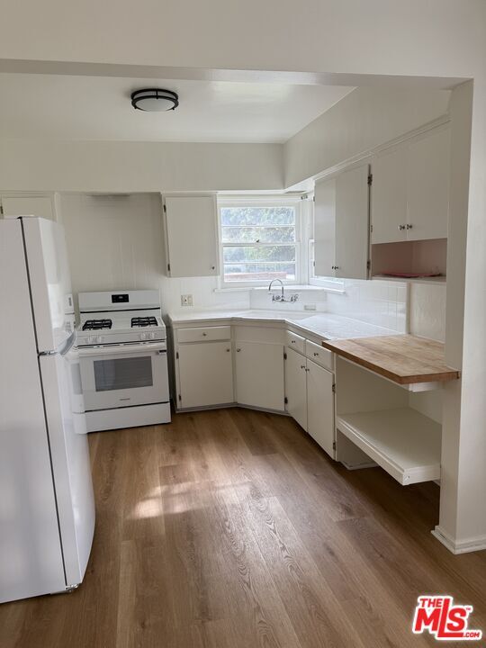 Building Photo - 4434 Grand View Blvd