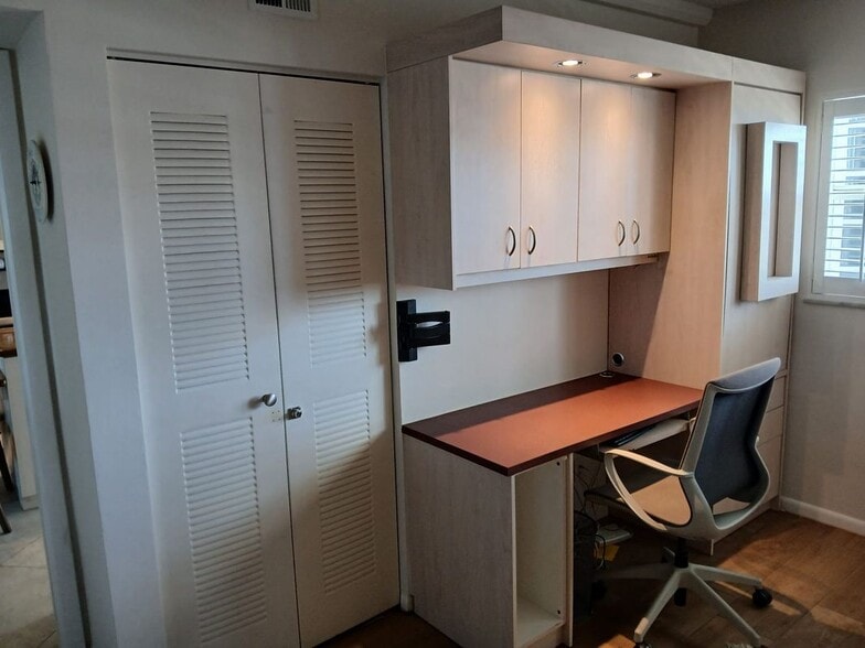 Building Photo - 3101 S Ocean Blvd