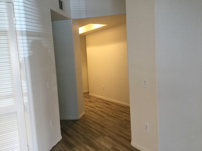 Building Photo - 38 E Serene Ave