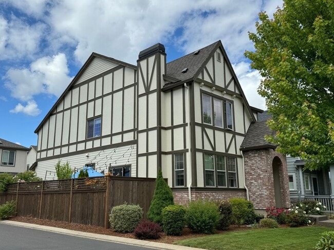 Building Photo - Beautiful 2 story Home in Wilsonville