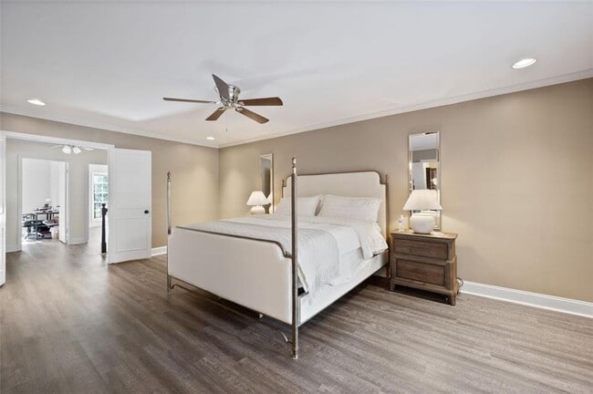 Building Photo - 5120 Chemin De Vie NE