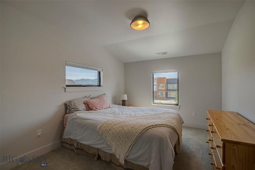 Building Photo - 1415 Windrow Dr