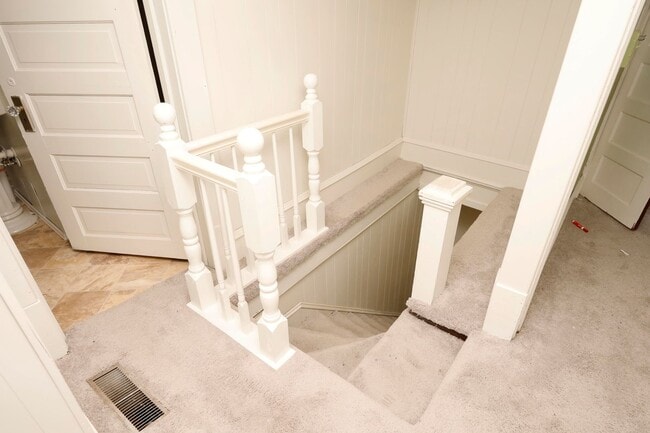 Building Photo - Great corner house in Chapel Hill!