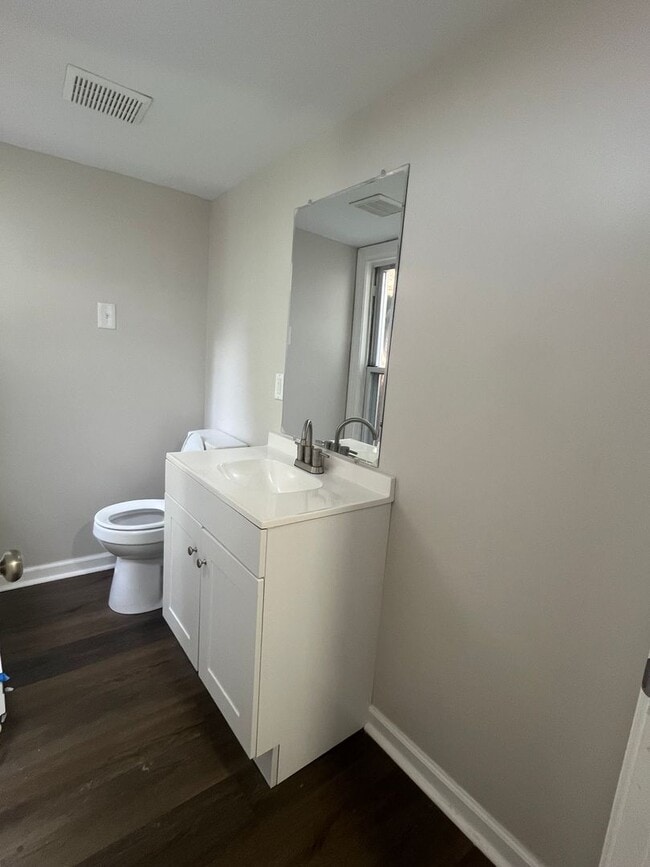 Building Photo - Cozy 3 bedroom 1 bath house