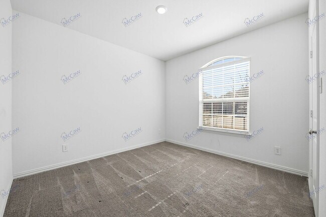 Building Photo - 2528 Starwater Dr