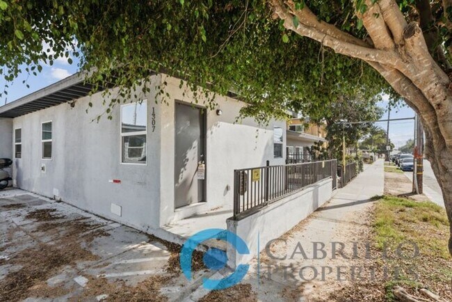 Building Photo - 1307 Division St