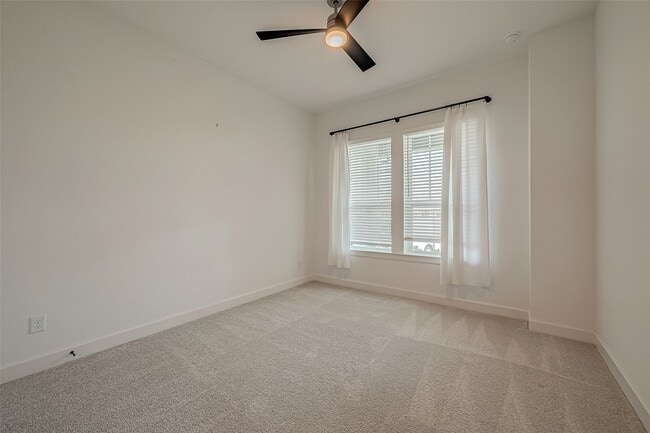 Building Photo - 24351 Dyer Hl Wy