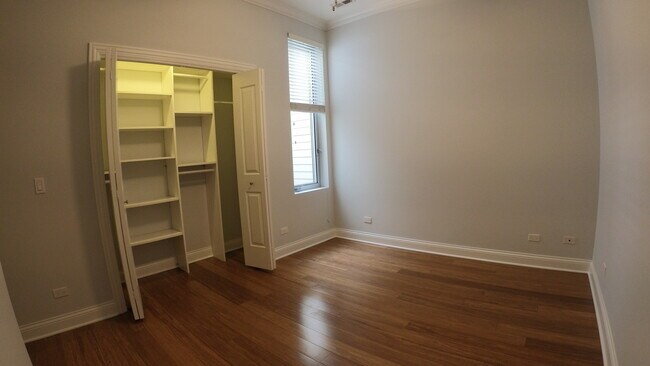Building Photo - 1609 W Warren Blvd