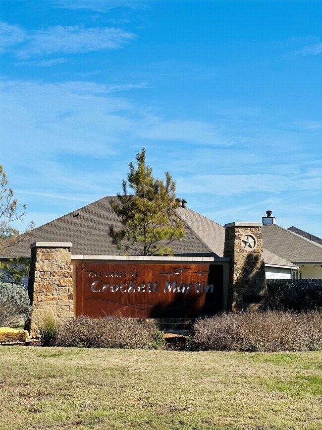 Building Photo - 16052 Tallis Dr