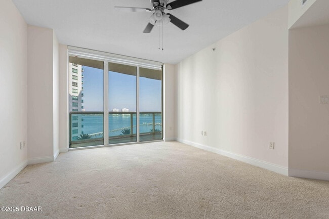 Building Photo - 231 Riverside Dr