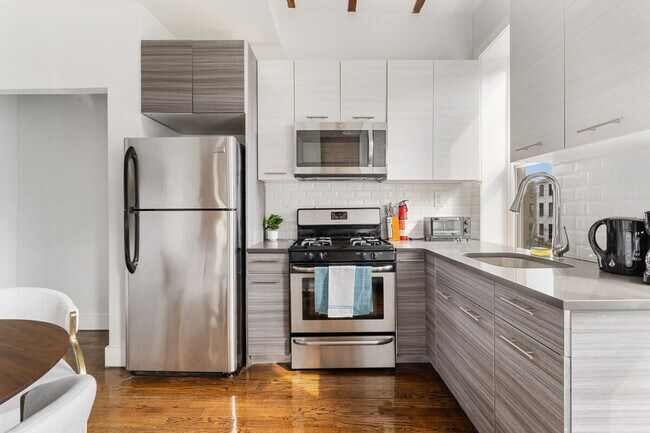 Building Photo - 716 Madison St