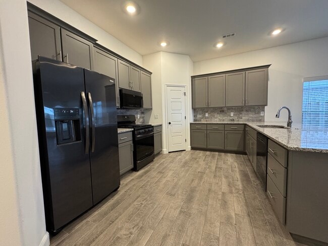 Building Photo - 424 NW 59th Ave