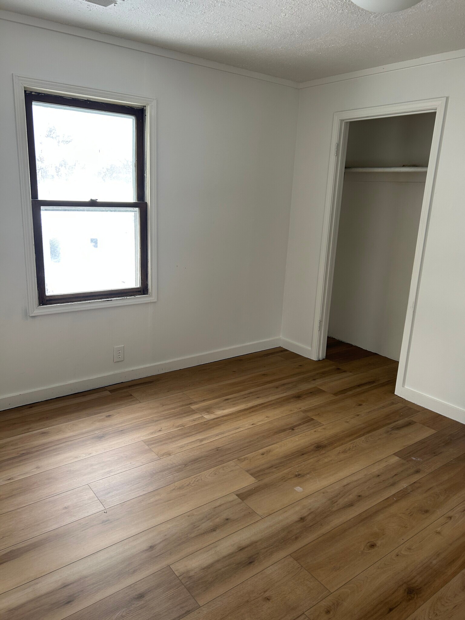 Building Photo - 321 Adolph St