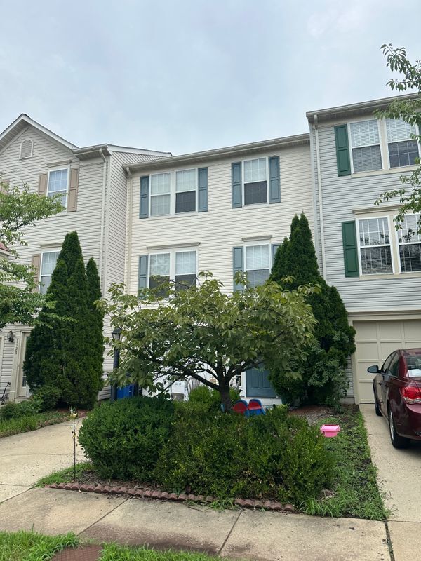 Building Photo - 2527 Banshire Dr