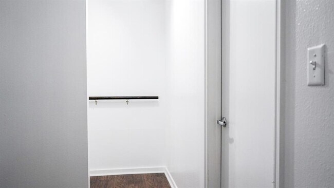 Building Photo - 6708 Biggs Ct