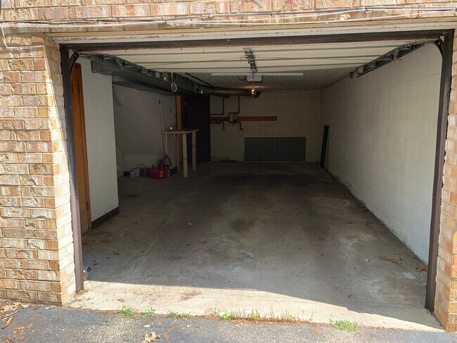 Building Photo - 7486 Seymour St NW