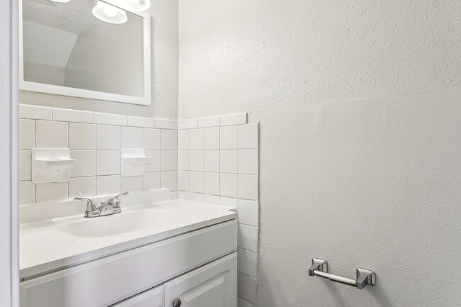 Building Photo - 1053 Tallow Tree Ln