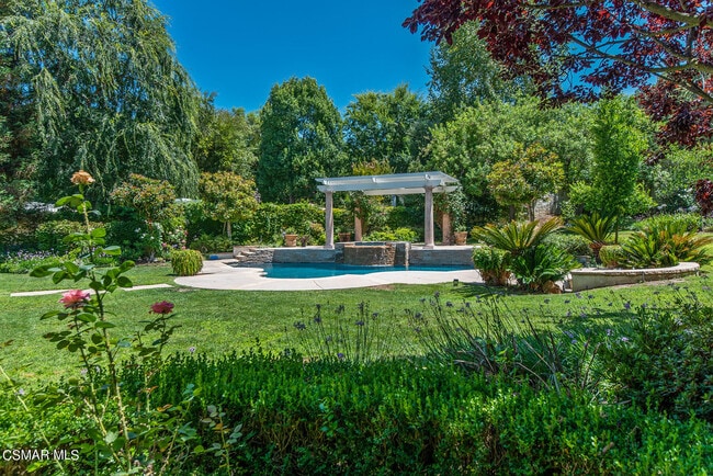 Building Photo - 31858 Saddletree Dr