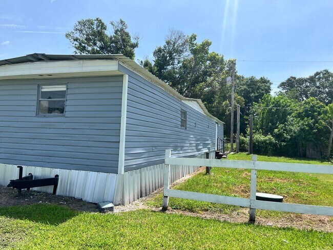 Building Photo - RENT TO OWN OPPORTUNITY!!