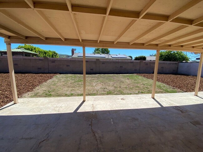 Building Photo - 4 Bedroom in Simi Valley