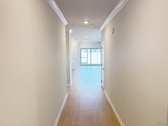 Building Photo - 202 Stockyard Cir
