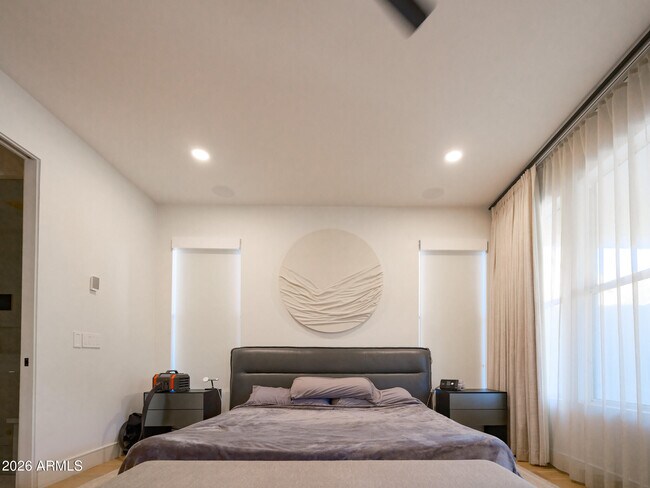 Building Photo - 2024 E Granite View Dr