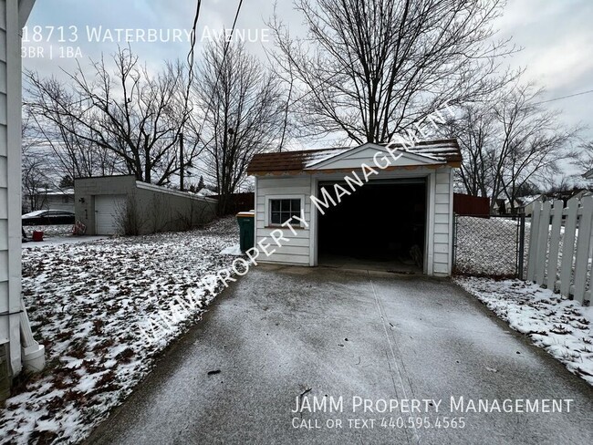 Building Photo - 3-Bedroom Single Family home in Maple Hts!