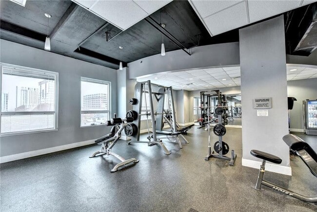 Building Photo - 923 Peachtree St NE