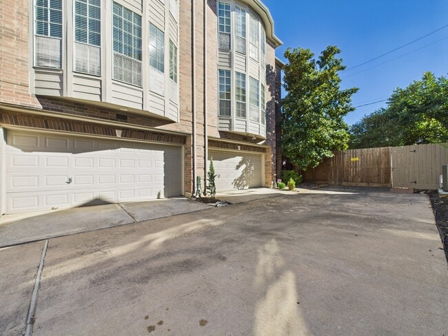 Building Photo - 3811 Jack St