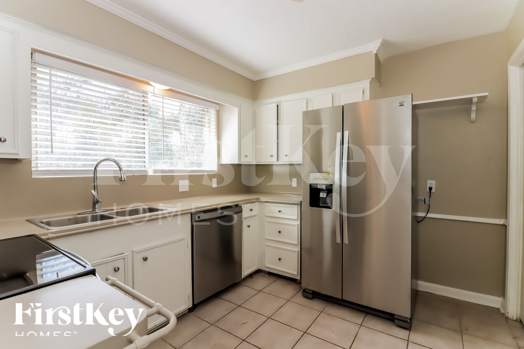 Building Photo - 25448 White Oak Ln