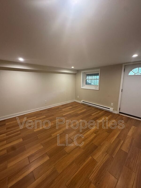 Building Photo - 402 Hamilton St