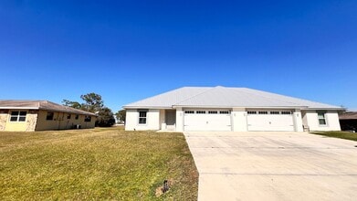 Building Photo - DISCOVER THE BEAUTIFUL 2 Bd/2Ba Duplex in Sebring!!