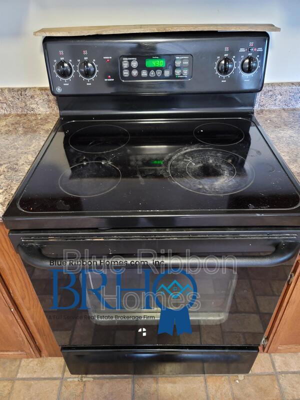 Building Photo - 605 Victory St NW