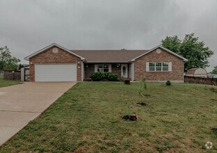 Building Photo - Home with a fence