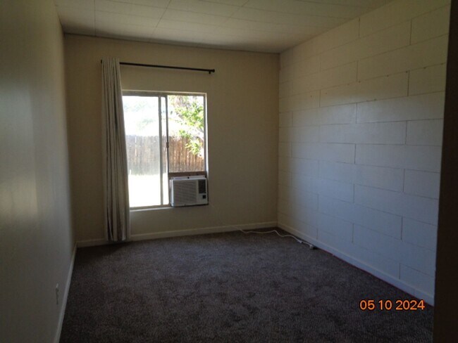 Building Photo - Bruckner/51st St West