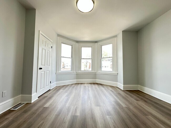 Building Photo - 216 N 53rd St