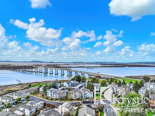 Building Photo - 285 Lighthouse Dr