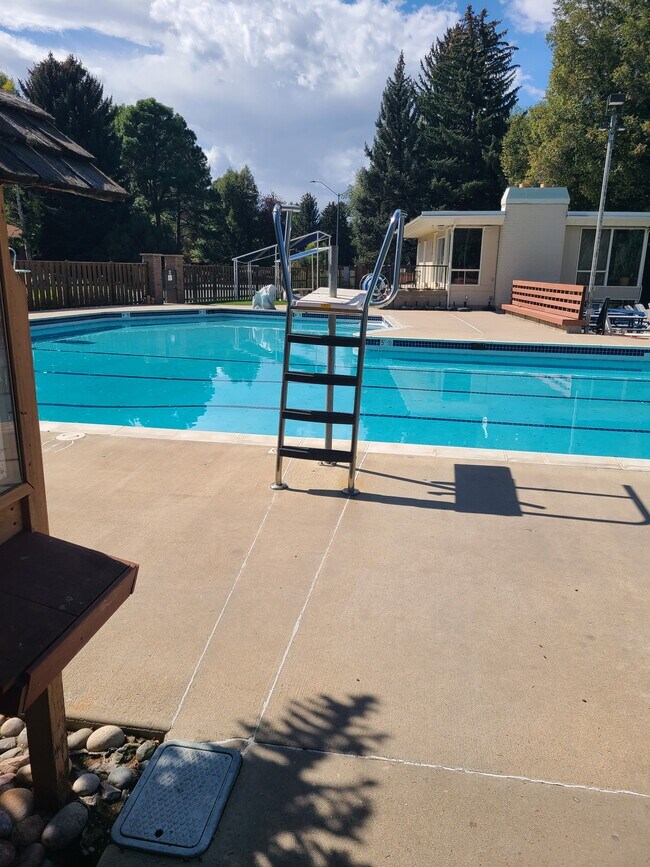 Building Photo - 1315 Kirkwood Dr