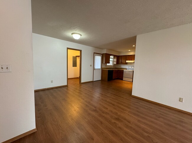 Building Photo - 2 Bed | 2 Bath | 1 Car Garage Home! 1000 sqft located in SPARTA!
