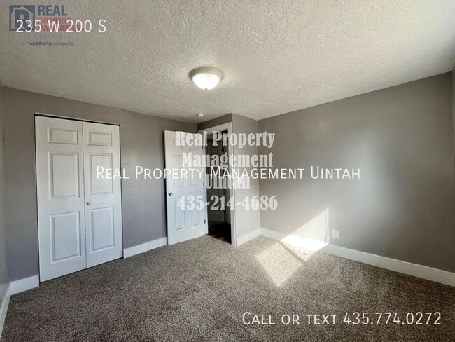 Building Photo - 235 W 200 S