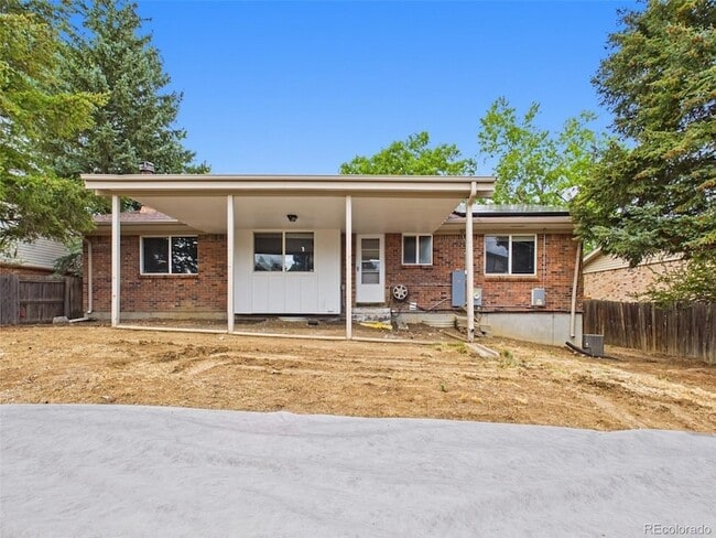 Building Photo - 2516 S Pagosa St