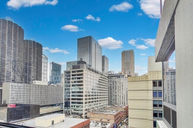 Building Photo - 440 N Wabash Ave