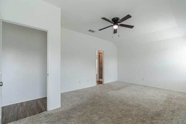 Building Photo - 341 Escondido Cir