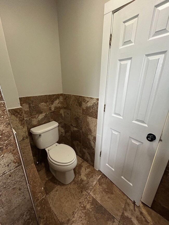 Building Photo - Right Size and a Great Location! Two bedroom Home!